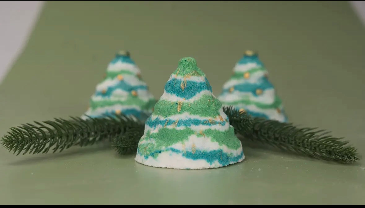 Xmas tree bath bomb